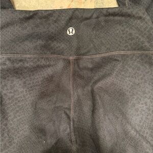 Lululemon Black snakeskin print Leggings